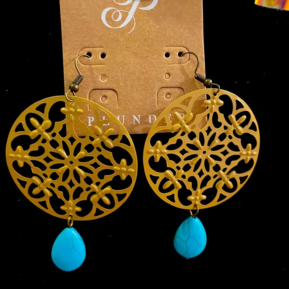 Plunder vintage earrings